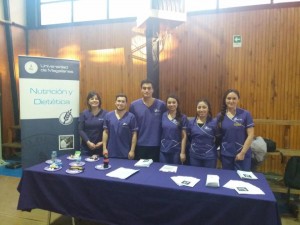 Alumnos de Nutrición y Dietética realizan actividades de Promoción durante el mes de Agosto 2017 (9)