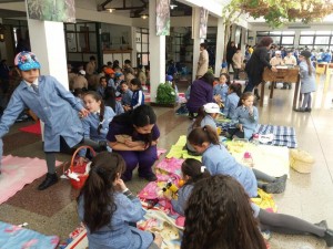 Alumnos de tercer año realizan educaciones en Escuelas 2017 (90)