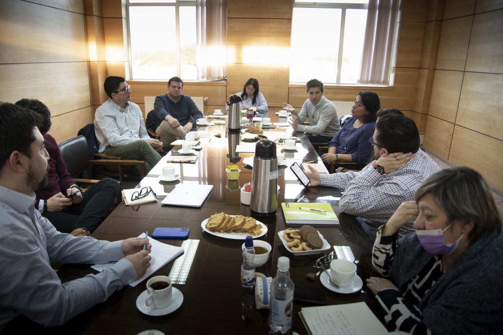 El focus group se realizó en la Sala de Consejo de la Facultad de Ingeniería de la Universidad de Magallanes (UMAG).