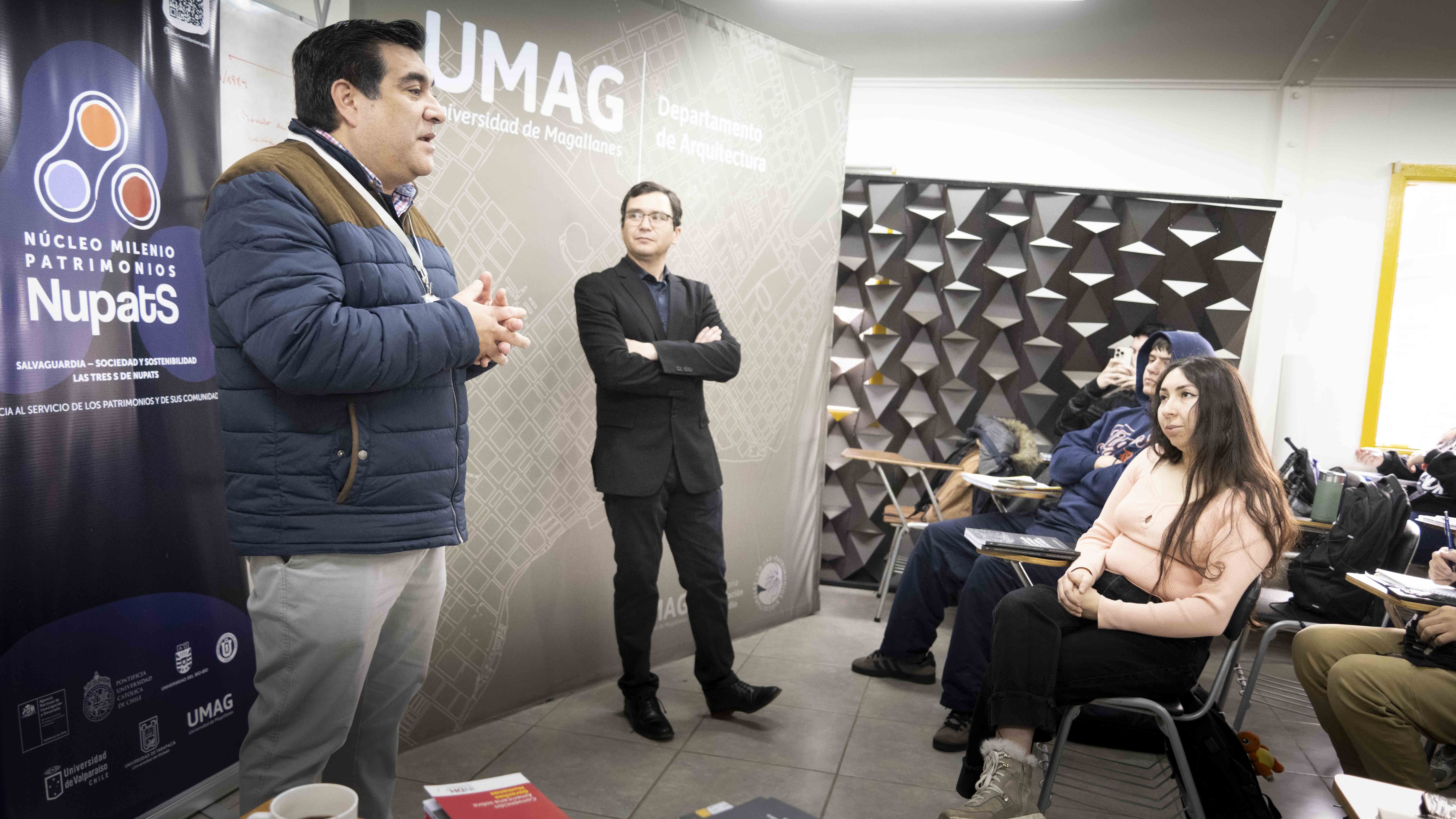 Estudiantes de Arquitectura se preparan para realizar Recorrido Patrimonial junto al INDH