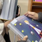 UMAG promueve la lectura inclusiva con entrega de material en braille