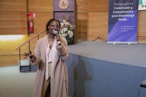 Profesora haitiana inspira a futuras y futuros profesores UMAG con herramientas para una educación intercultural real