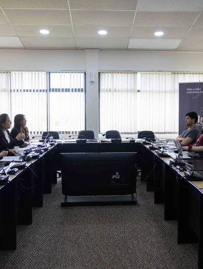 Se constituye Mesa de Diálogo Institucional UMAG–FEUM y se registran primeros avances