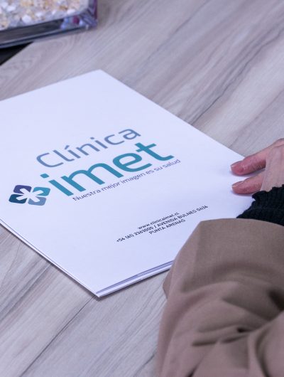 UMAG y Clínica IMET sellan convenio que amplía el acceso a salud para estudiantes con descuentos en atenciones médicas