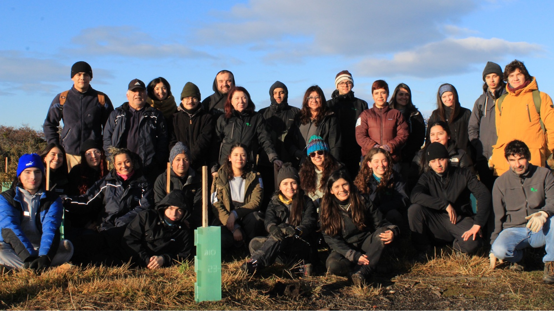 Estudiantes de Agronomía aplican cartografía en iniciativa de reforestación junto a CONAF