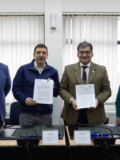 UMAG y Aguas Magallanes actualizan convenio para favorecer prácticas e investigación