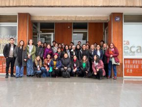 Profesionales de la Unidad de Acompañamiento Estudiantil presentan estudio sobre tutorías en encuentro nacional