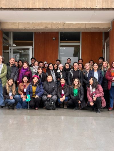 Profesionales de la Unidad de Acompañamiento Estudiantil presentan estudio sobre tutorías en encuentro nacional