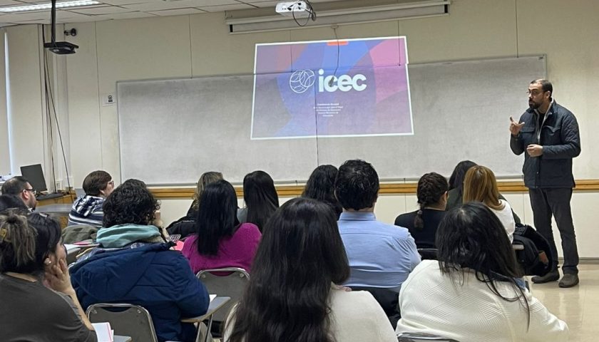 Docentes de la región inician diplomado en liderazgo pedagógico en ciencias en la UMAG
