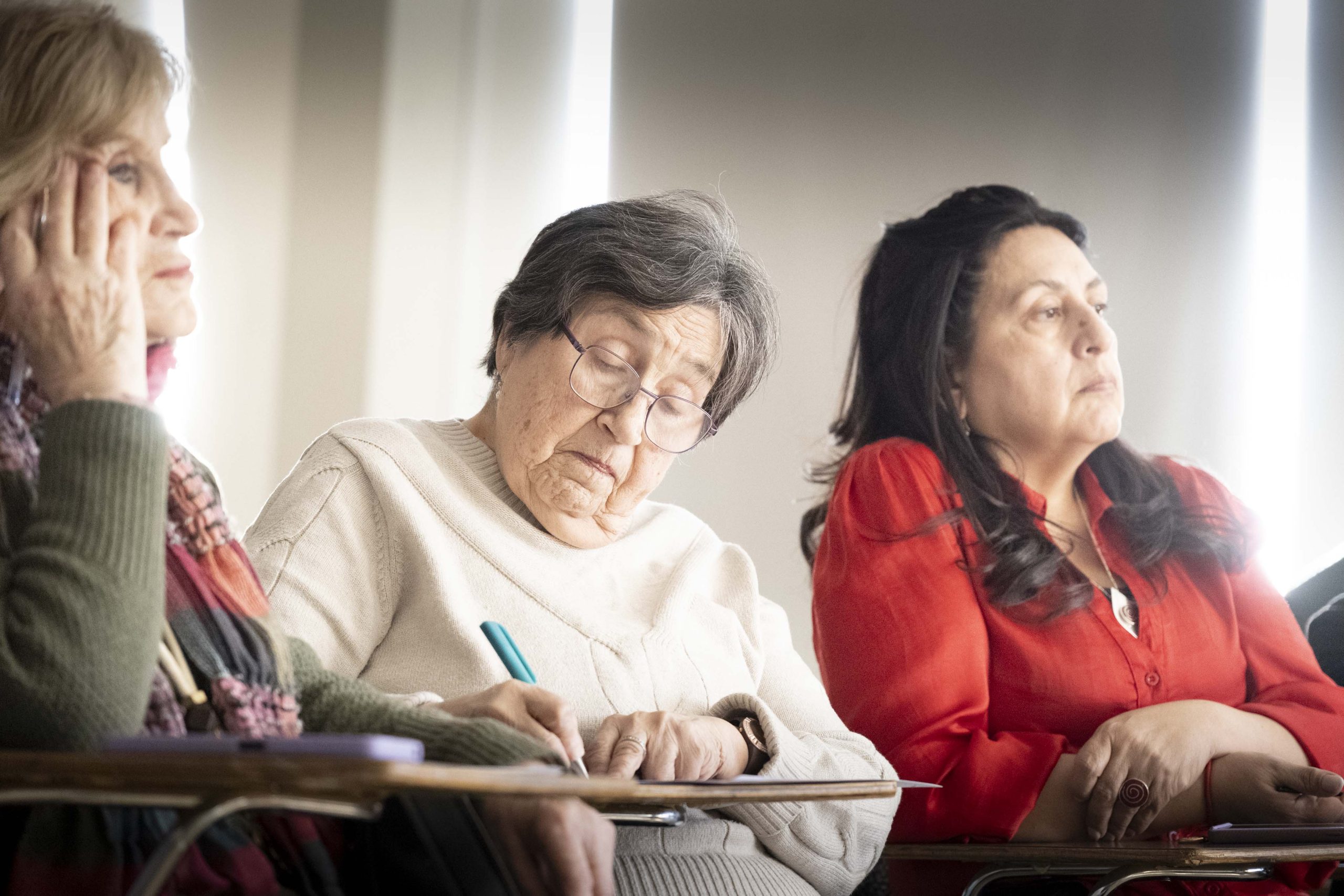 Taller de escritura creativa reunió testimonios y reflexiones de la dictadura en la UMAG