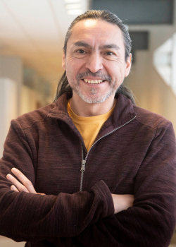 Dr. Julio Águila