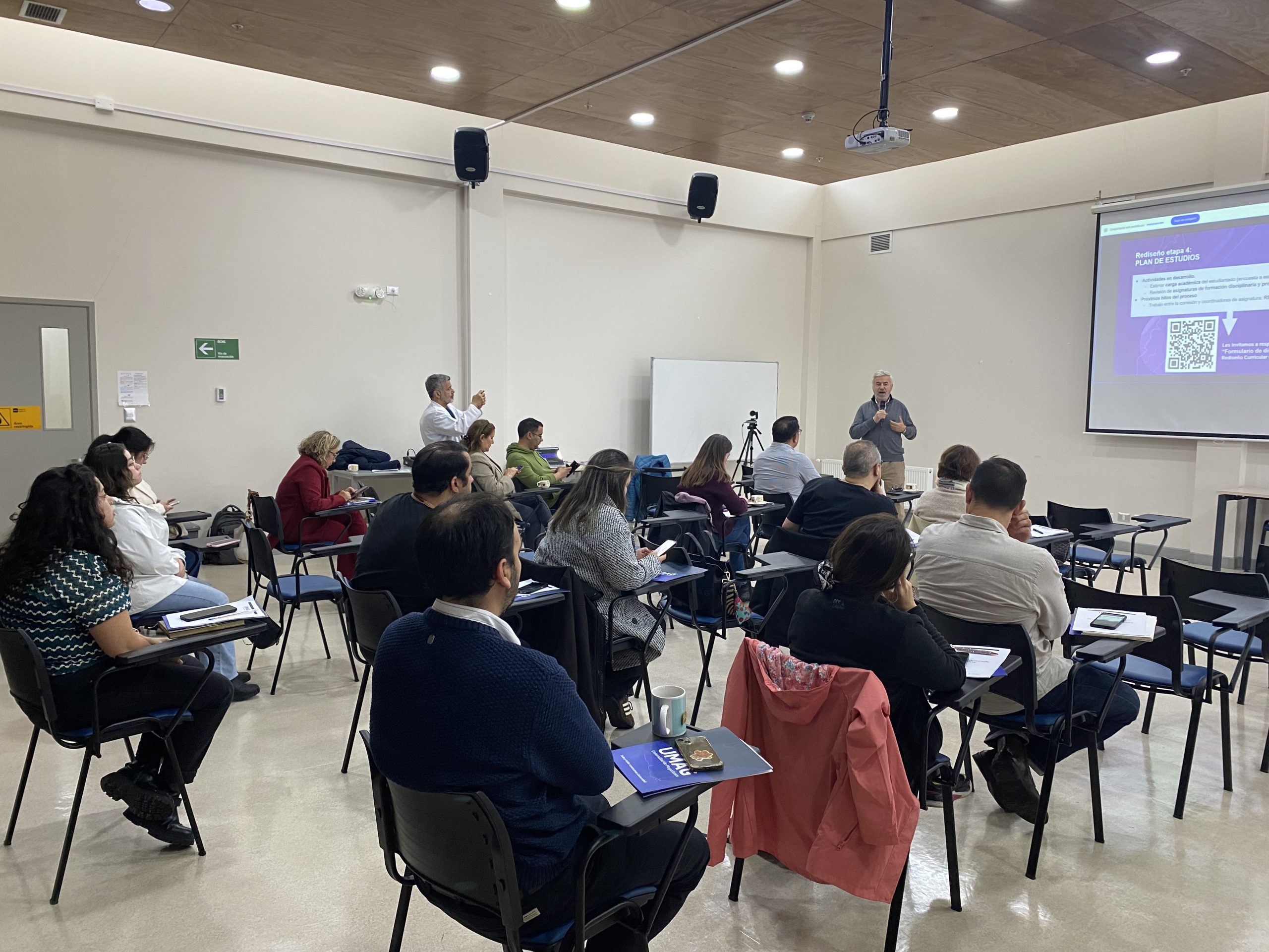 Medicina socializó avances en su proceso de mejora continua y rediseño curricular