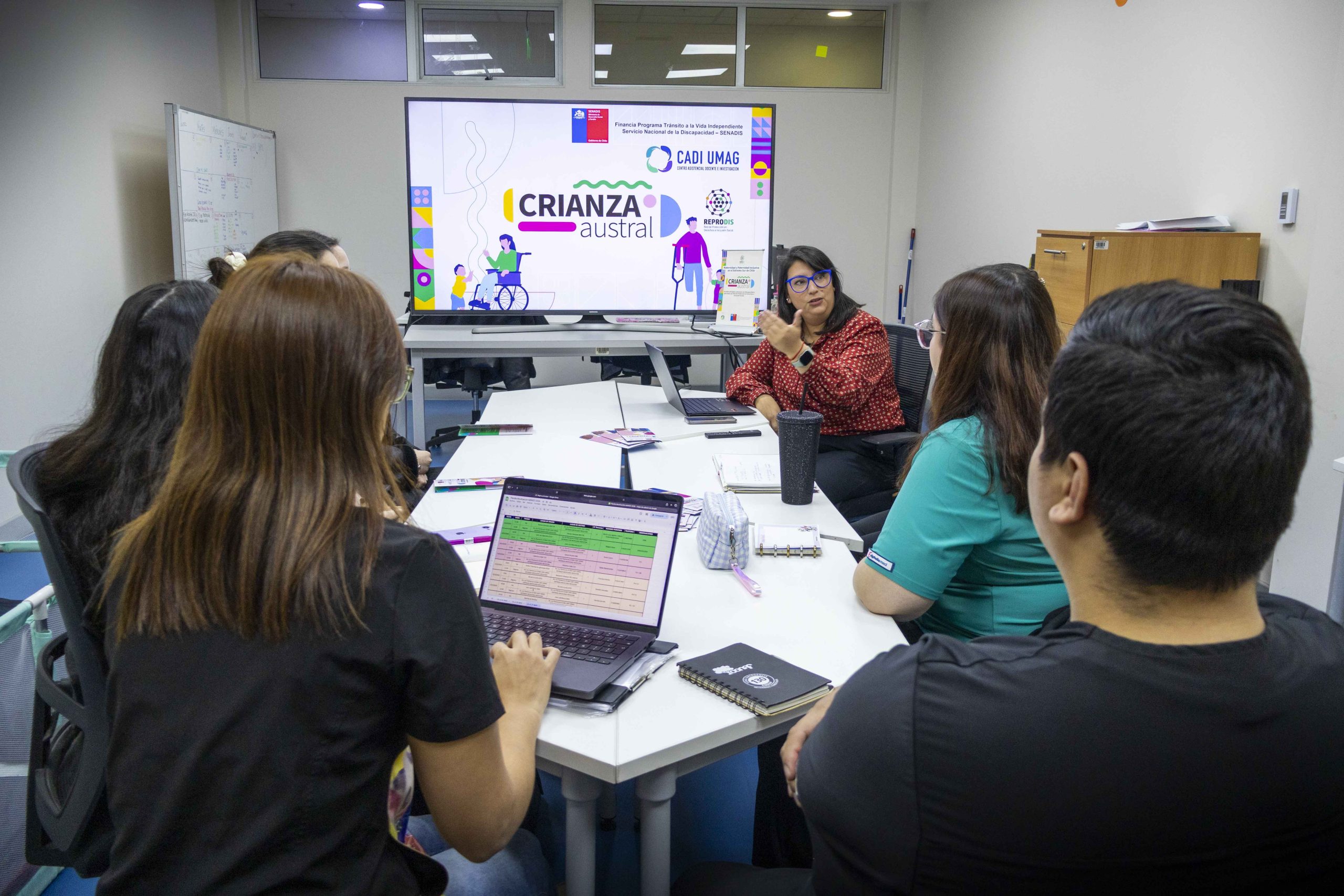 Estudiantes UMAG se integran al Programa Crianza Austral para fortalecer la parentalidad inclusiva