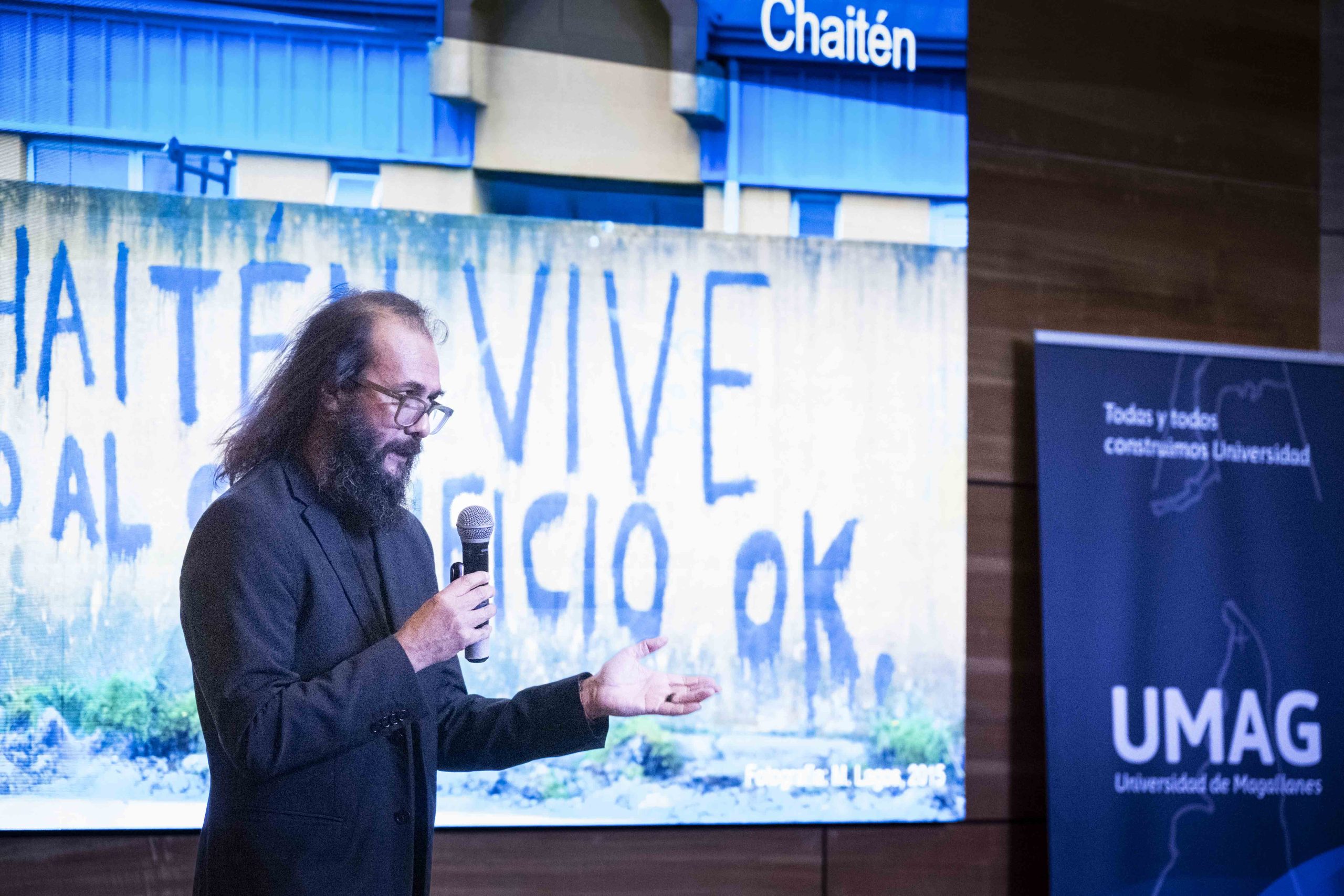 “Mi invitación es a reflexionar críticamente sobre cómo los saberes que se generan en la Academia logran permear el mundo real”