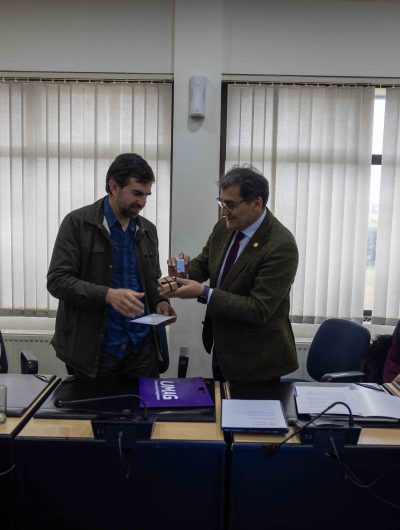 Glaciólogo y académico destaca apoyo de la UMAG tras ser reconocido por el rector y equipo