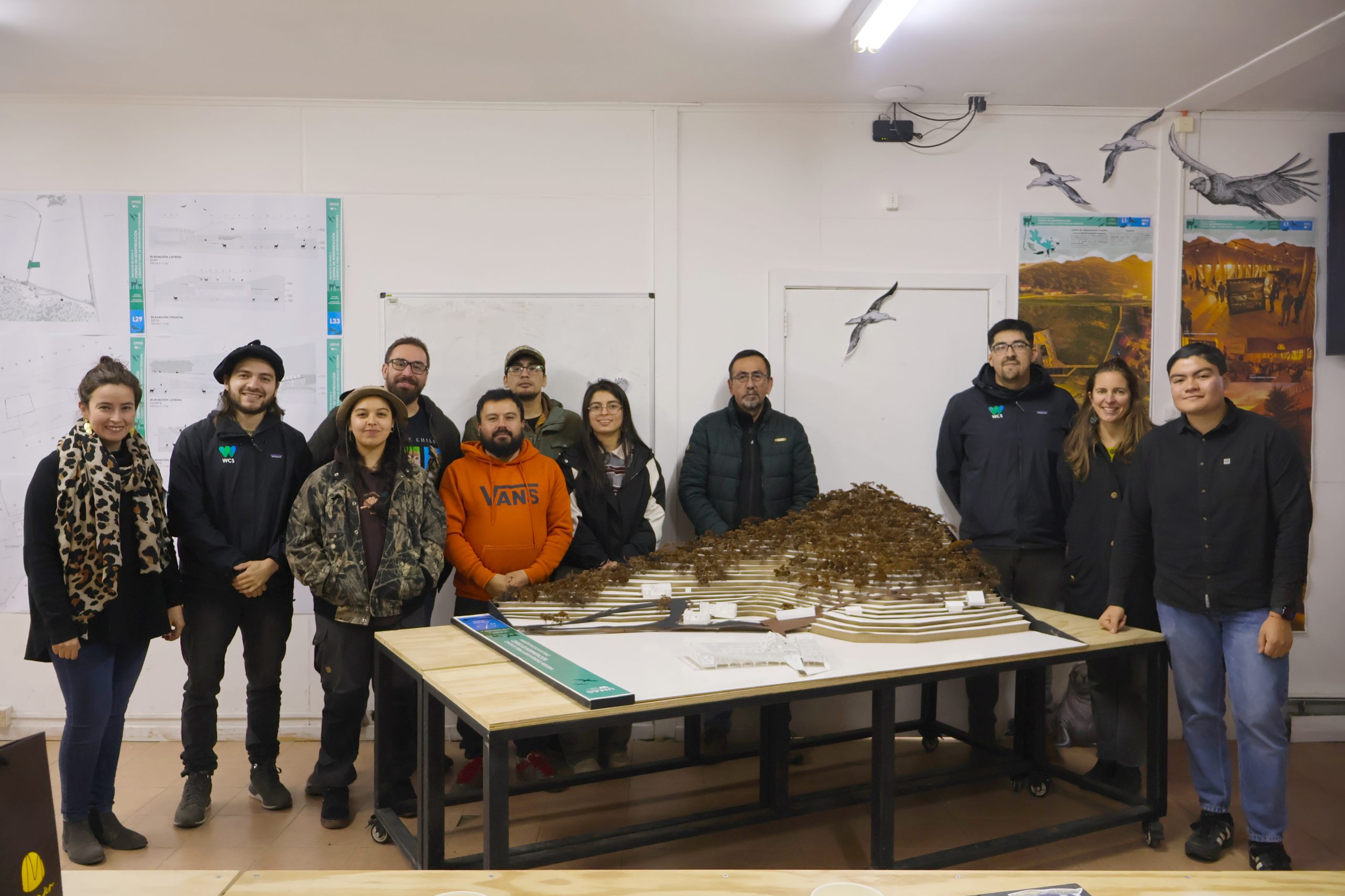 Egresado de Arquitectura presenta nuevo Centro de Interpretación Científico a directiva de WCS Chile