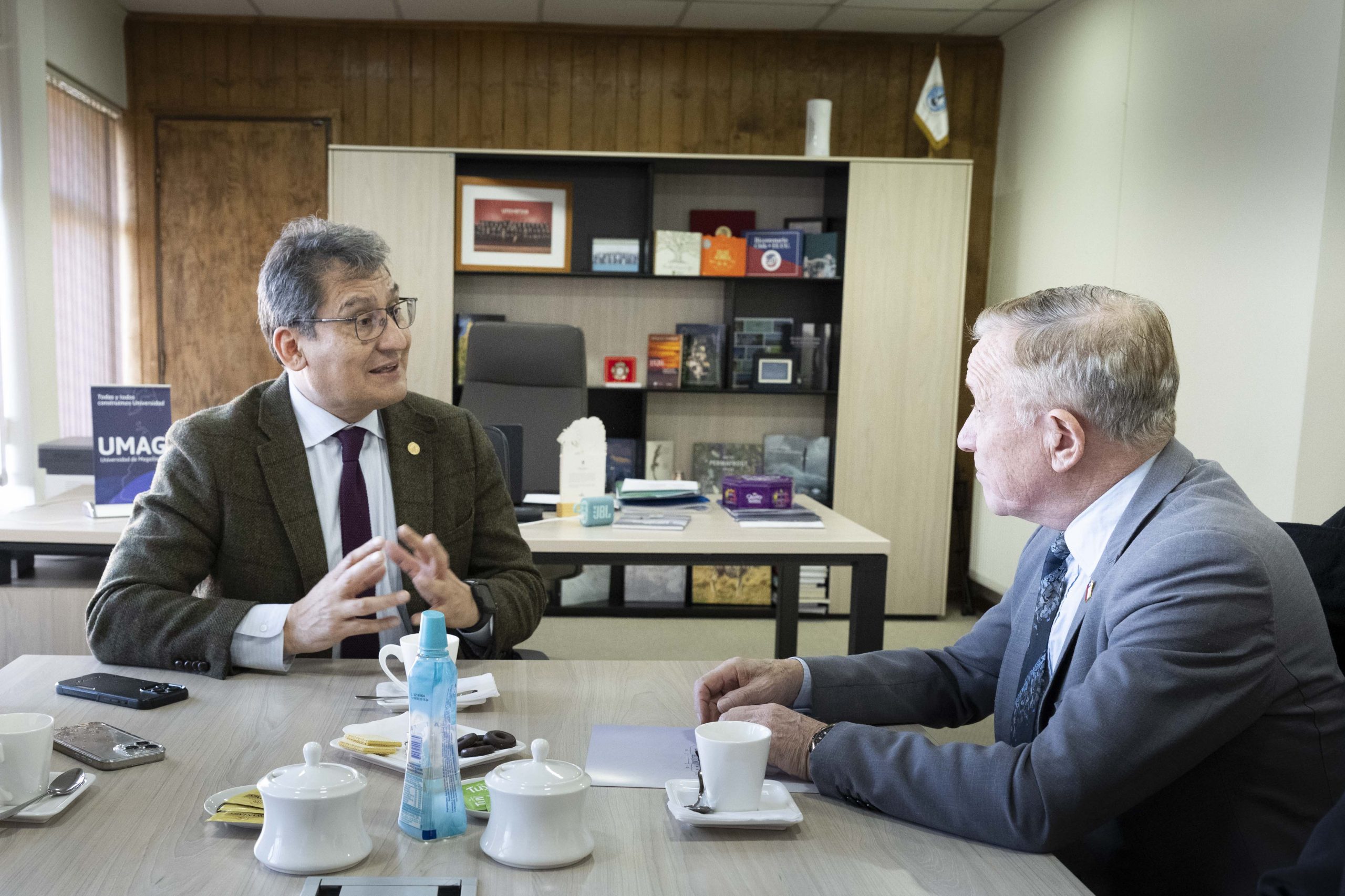 Rector y Seremi de Educación dialogan sobre procesos de aprendizajes en los colegios
