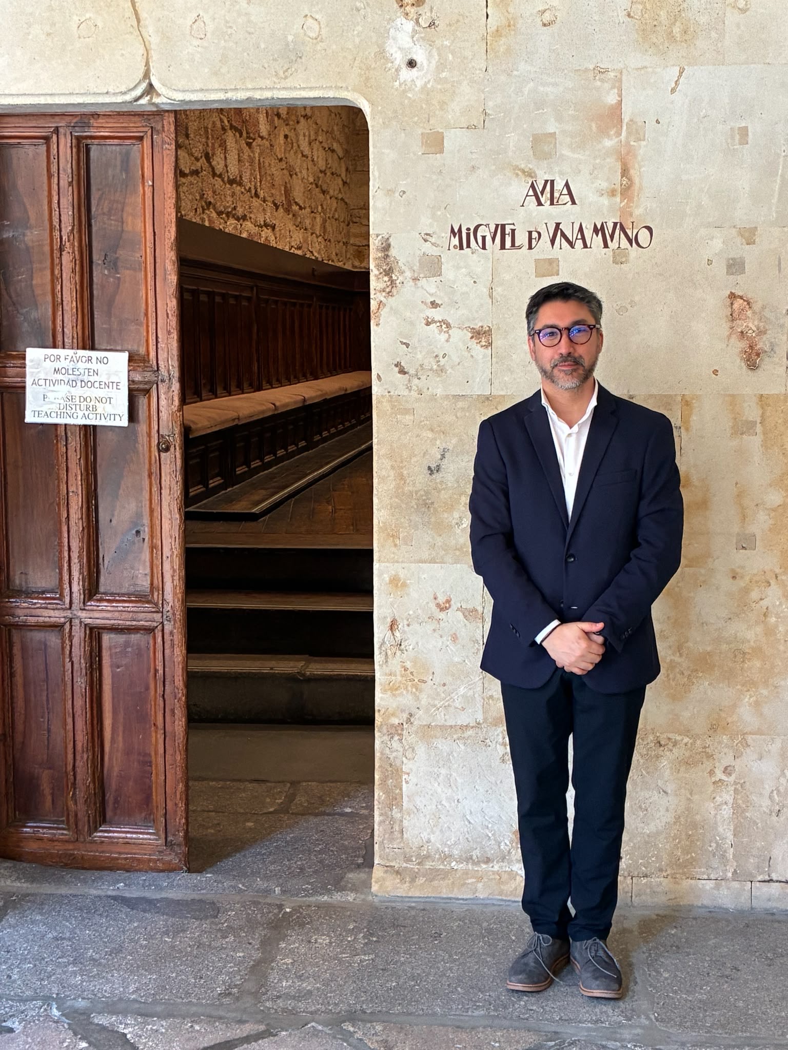 Académico obtuvo grado de Doctor con investigación sobre el uso de tecnologías digitales en la educación de Magallanes