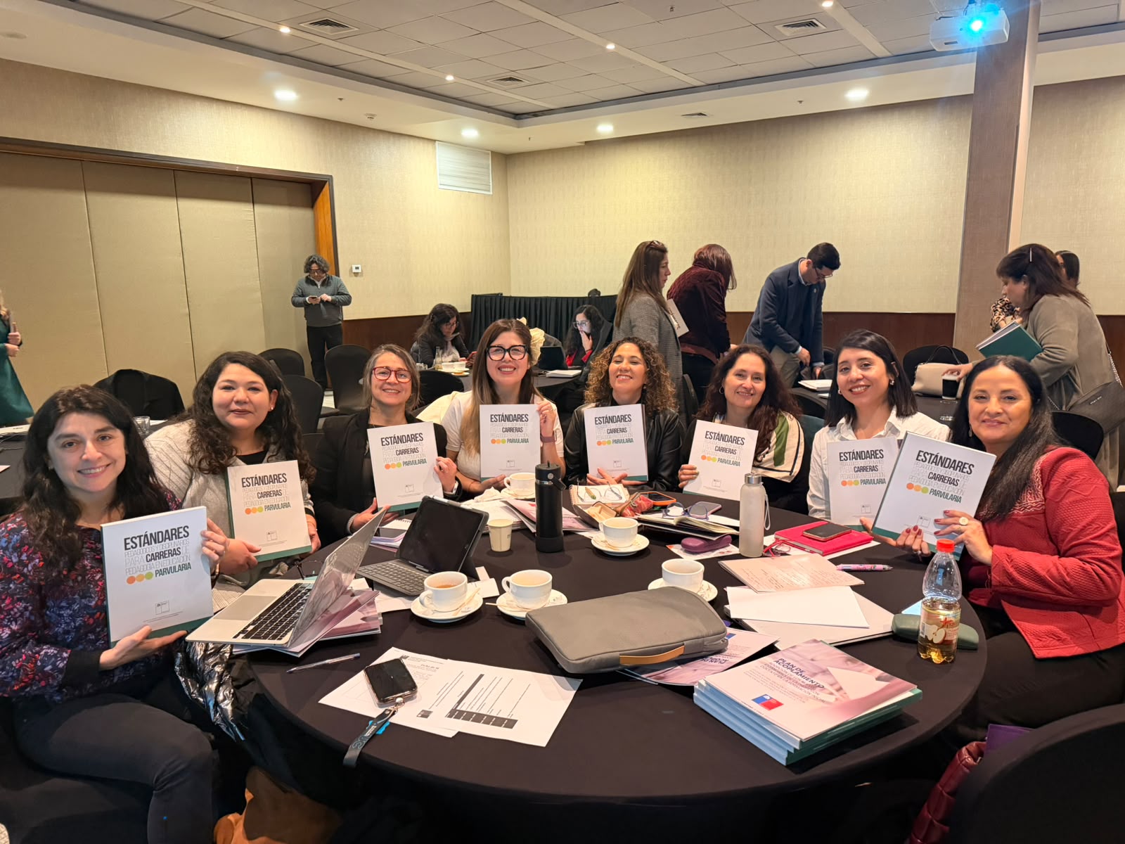 Académica participó en jornada de análisis de nuevos estándares para la formación de educadoras de párvulos