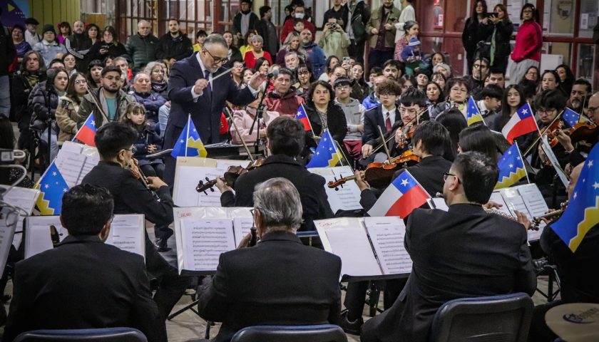 Entre música chilena y aplausos: Sinfónica UMAG hizo vibrar las Fiestas Patrias
