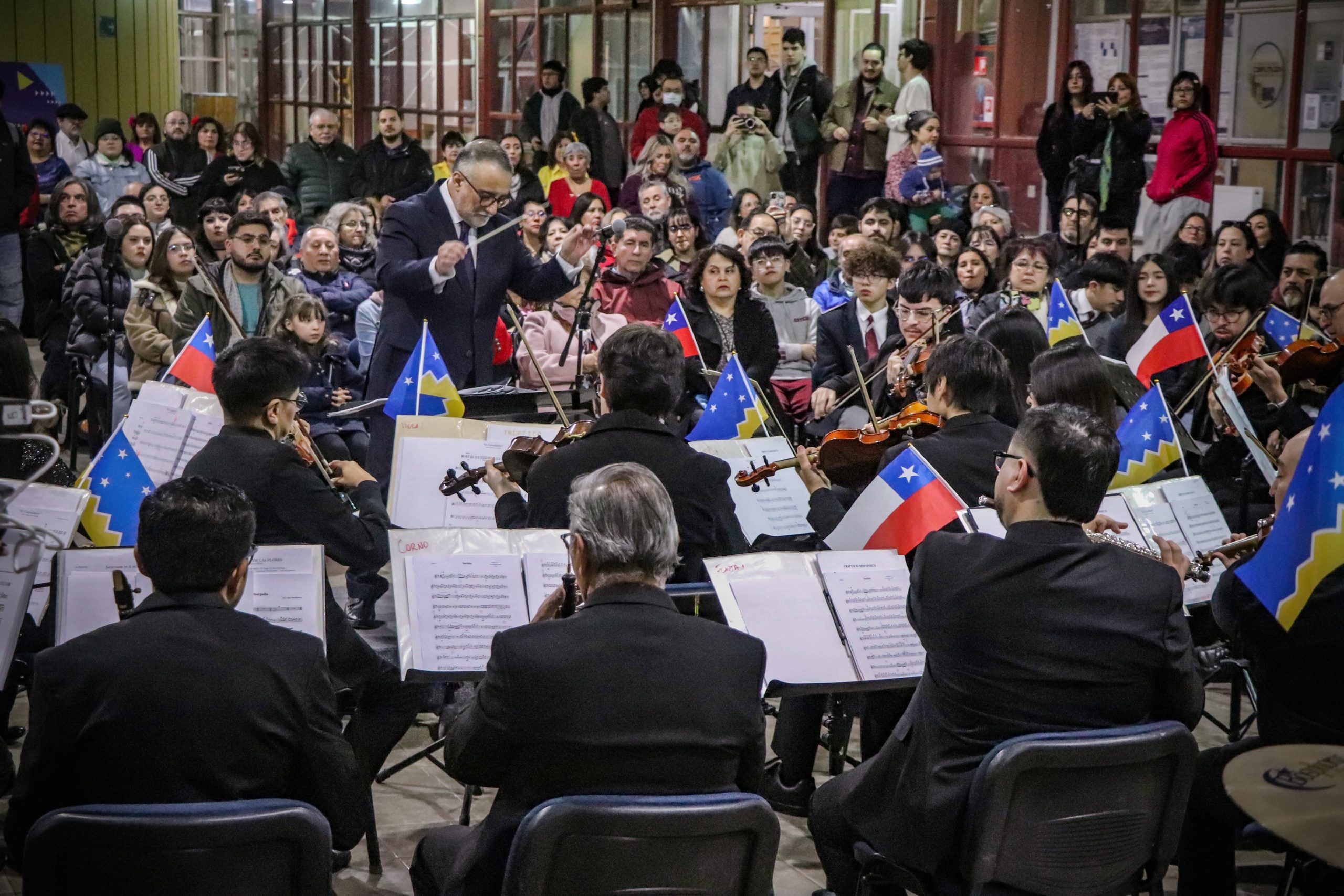 Entre música chilena y aplausos: Sinfónica UMAG hizo vibrar las Fiestas Patrias