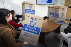 UMAG instala contenedores para impulsar el reciclaje de papel