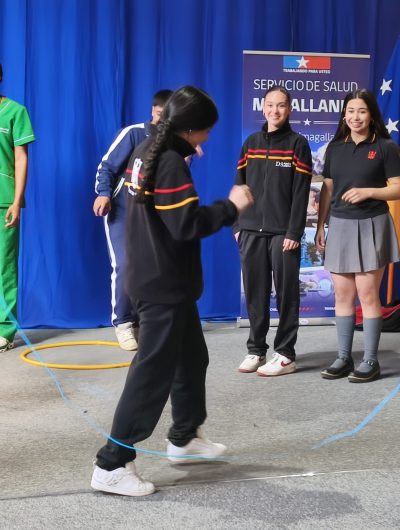 UMAG participa en feria escolar para prevenir el accidente cerebrovascular